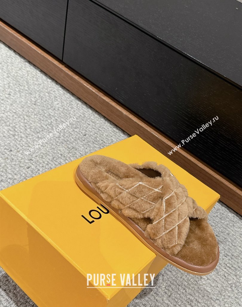 Louis Vuitton LV Bliss Comfort Flat Slides Sandals in Wool Camel Brown 2024 0703 (SS-240703082)