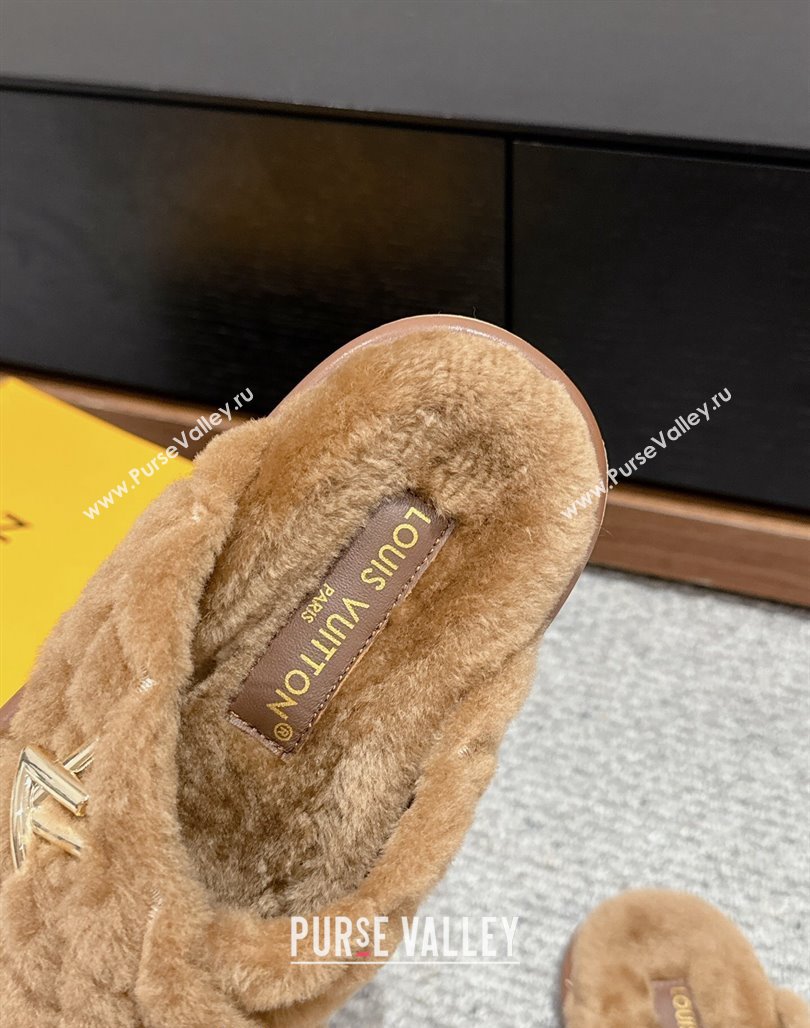 Louis Vuitton LV Bliss Comfort Flat Slides Sandals in Wool Camel Brown 2024 0703 (SS-240703082)