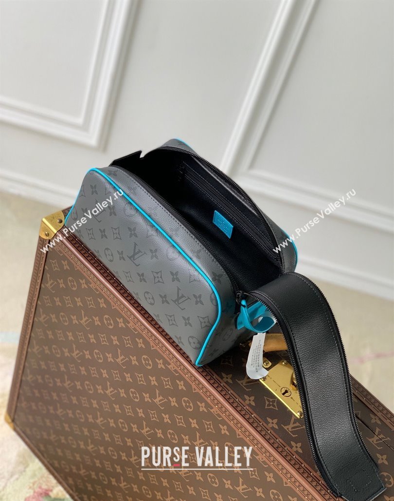 Louis Vuitton Dopp Kit Clutch in Monogram Eclipse Reverse Canvas M11482 Turquoise Blue/Grey 2024 (KI-240716076)