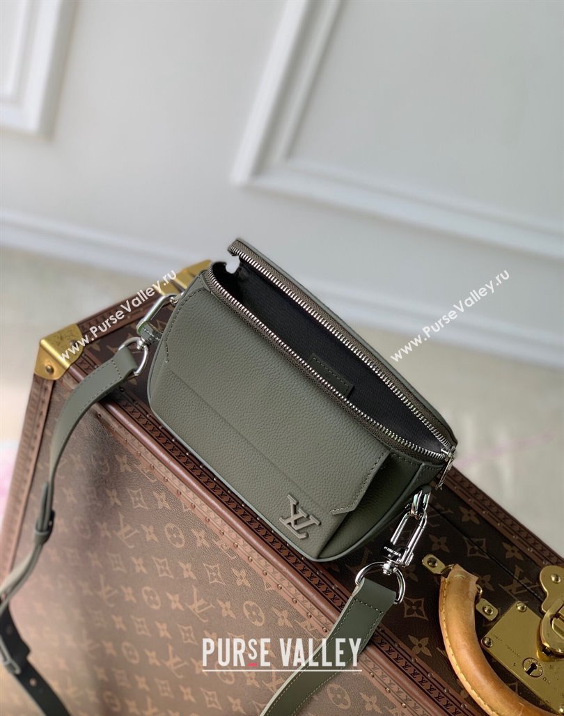 Louis Vuitton Pilot Wearable Wallet in Cowhide Leather M83560 Green 2024 (KI-240717007)