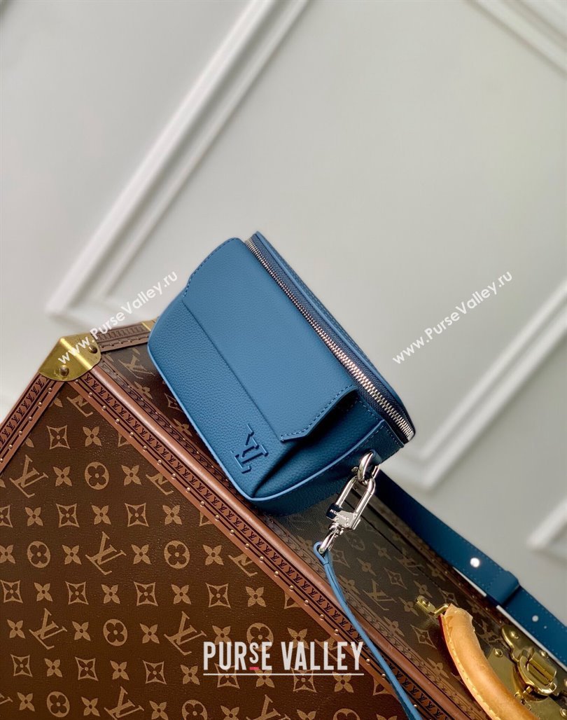 Louis Vuitton Pilot Wearable Wallet in Cowhide Leather M83560 Blue 2024 (KI-240717009)