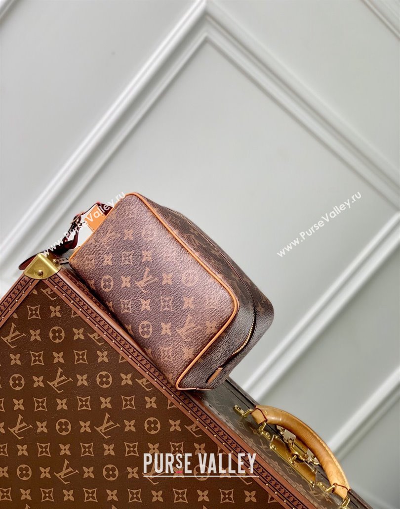 Louis Vuitton Locker Dopp Kit Clutch in Monogram Dust Canvas 2024 M11765 (KI-240807031)