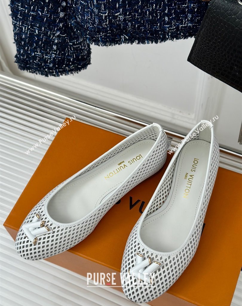 Louis Vuitton Shake Flat Ballerinas Flat in Perforated Leather White 2024 (MD-240815081)