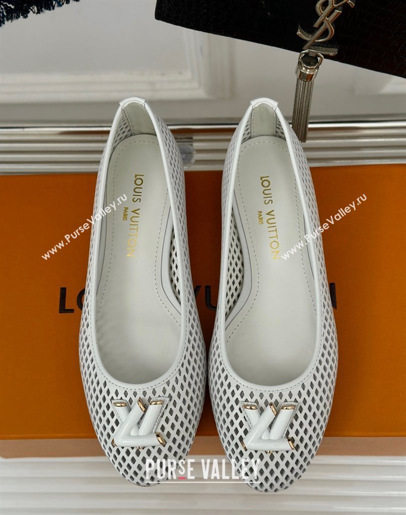 Louis Vuitton Shake Flat Ballerinas Flat in Perforated Leather White 2024 (MD-240815081)