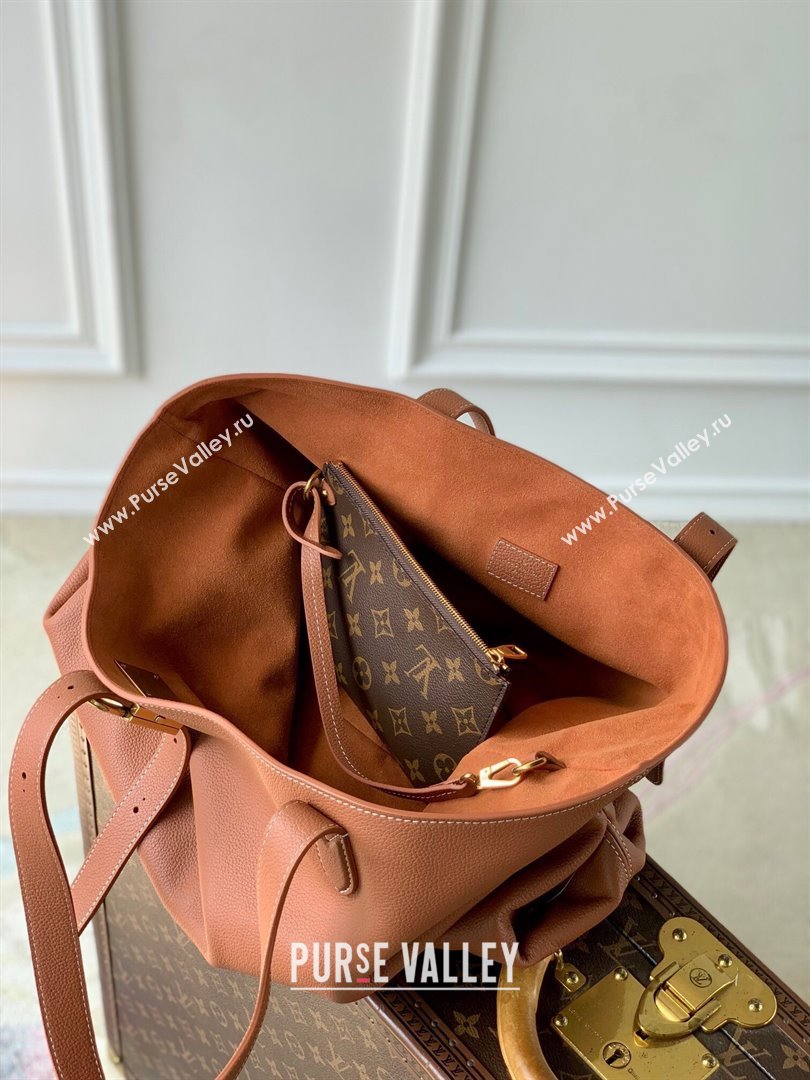 Louis Vuitton Low Key Cabas MM Tote bag in Grained Calfskin M25342 Cognac Brown 2024 (KI-240829059)