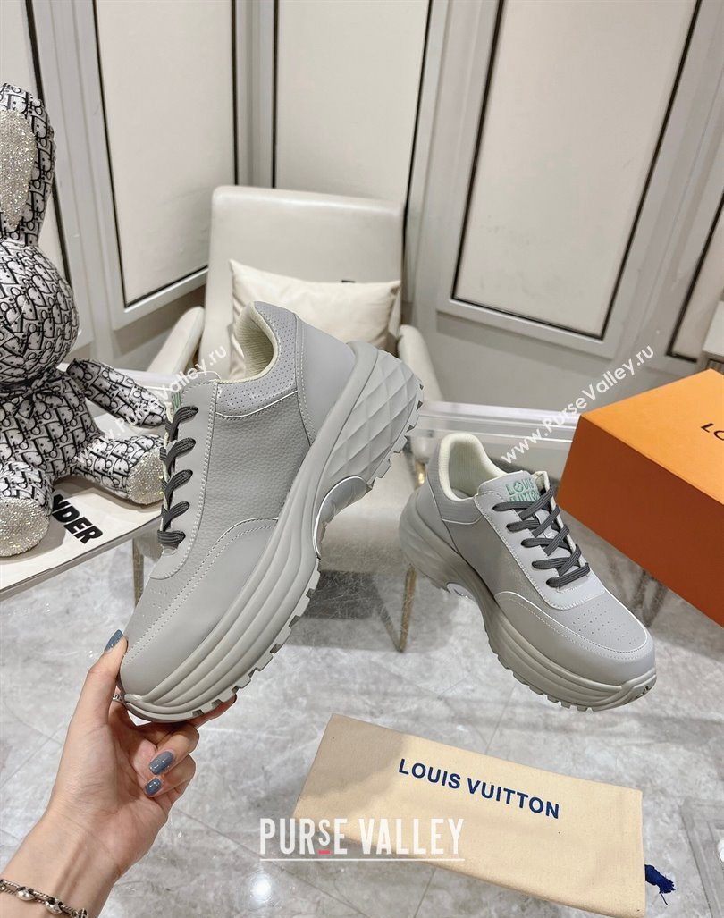 Louis Vuitton Mens Signature Grained Leather Sneakers Light Grey 2024 LV090502 (MD-240905112)