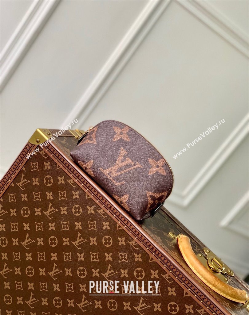 Louis Vuitton Pochette Cosmetique PM Clutch in Monogram Canvas M11249 2024 (KI-240925057)