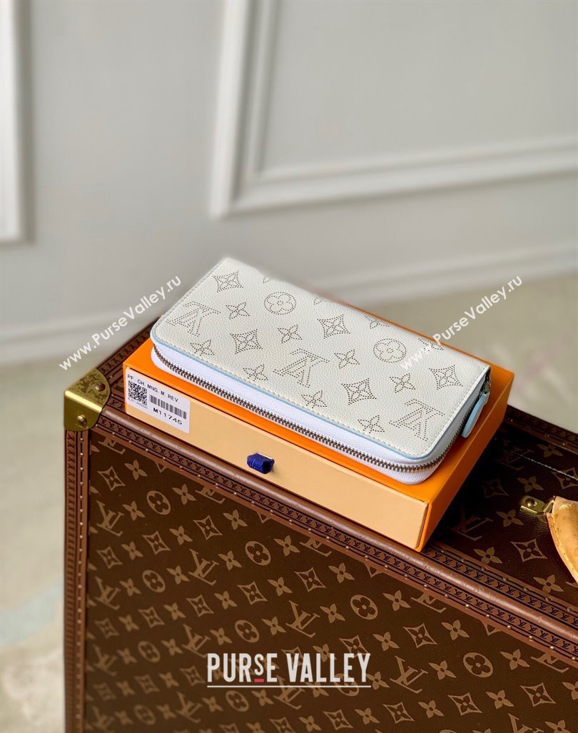 Louis Vuitton Zippy Wallet in Mahina Perforated Leather M11745 White/Blue 2024 (KI-240925058)