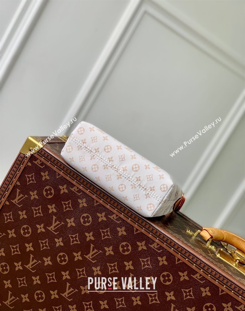 Louis Vuitton Hills Pochette Hobo Bag in Mastic White Jacquard-Woven with Monogram Mini Motif M12433 2024 (KI-240925084)