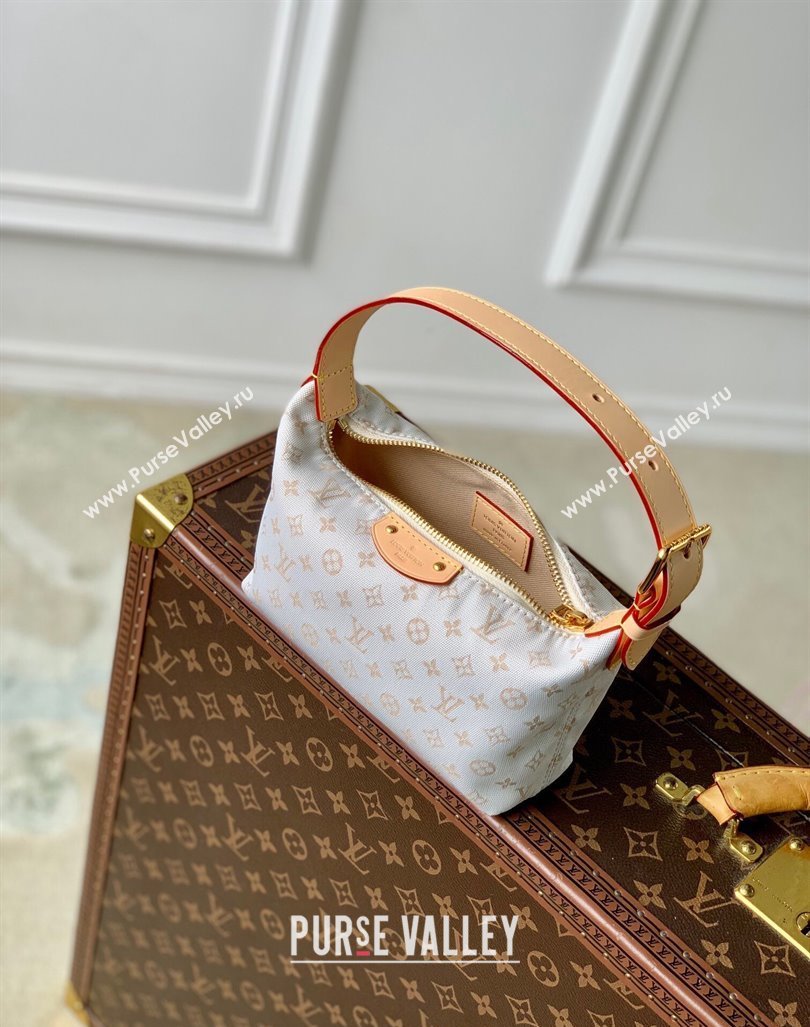 Louis Vuitton Hills Pochette Hobo Bag in Mastic White Jacquard-Woven with Monogram Mini Motif M12433 2024 (KI-240925084)