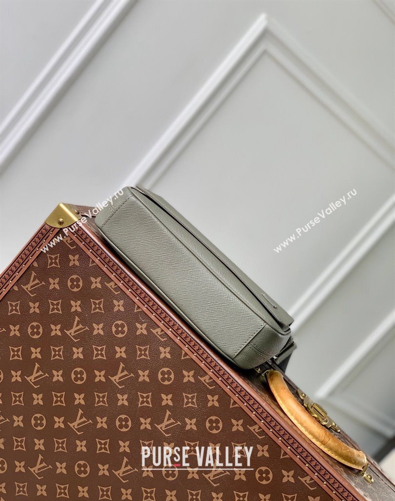 Louis Vuitton District PM Messenger Bag in Taiga Leather M30851 Khaki Green 2024 (KI-240926002)