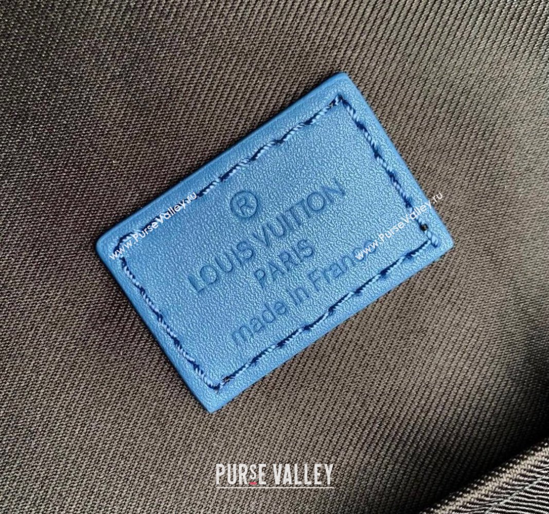 Louis Vuitton Discovery Backpack PM Bag in Navy Blue Monogram Gradient Canvas M11590 2024 (KI-240925089)