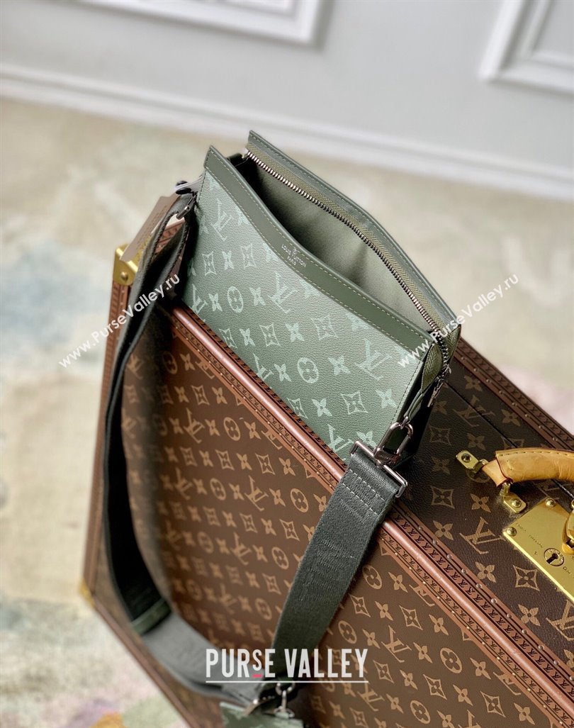 Louis Vuitton Mens Gaston Wearable Wallet Mini bag in Khaki Green Monogram Gradient Canvas M81124 2024 (KI-240925095)