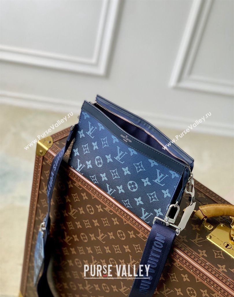 Louis Vuitton Mens Gaston Wearable Wallet Mini bag in Navy Blue Monogram Gradient Canvas M81124 2024 (KI-240925096)