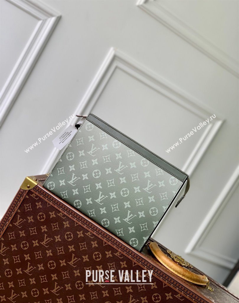 Louis Vuitton Pochette Voyage MM Pouch in Khaki Green Monogram Gradient Canvas M61692 2024 (KI-240925097)