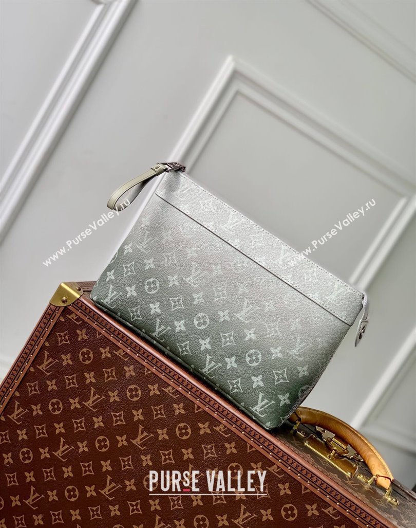 Louis Vuitton Pochette Voyage Souple Pouch in Khaki Green Monogram Gradient Canvas M11545 2024 (KI-240925099)