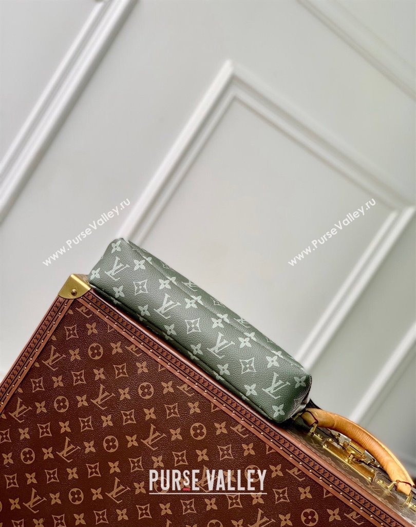 Louis Vuitton Pochette Voyage Souple Pouch in Khaki Green Monogram Gradient Canvas M11545 2024 (KI-240925099)