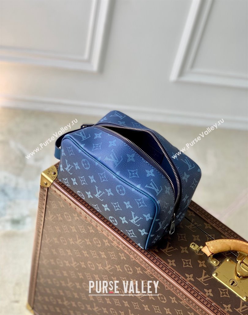 Louis Vuitton Locker Dopp Kit Clucth in Navy Blue Monogram Gradient Canvas M11559 2024 (KI-240925101)