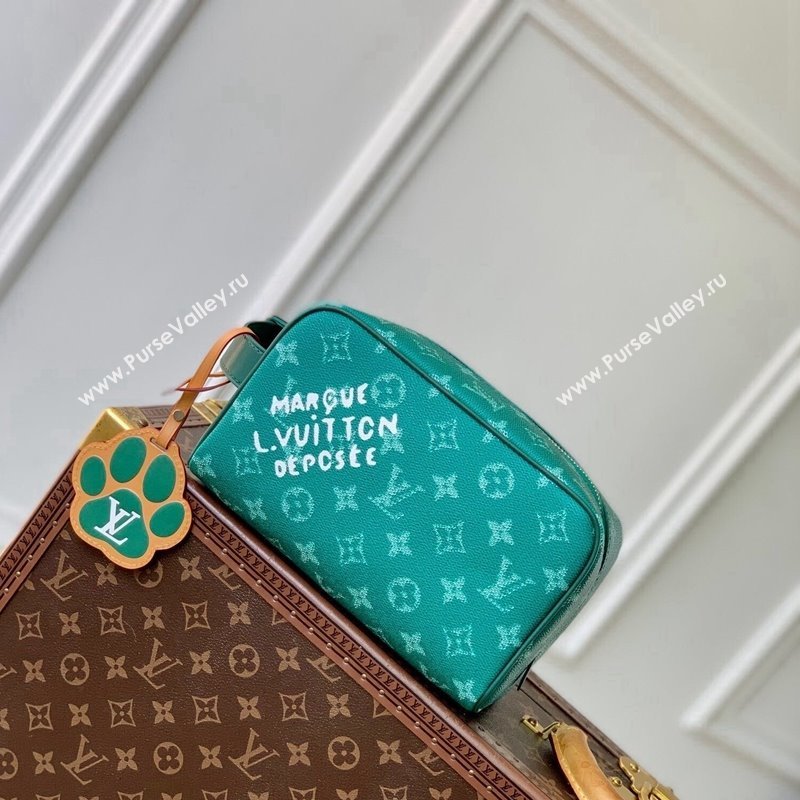 Louis Vuitton Locker Dopp Kit Clucth in Green Monogram Heritage Canvas M12688 2024 (KI-241105001)