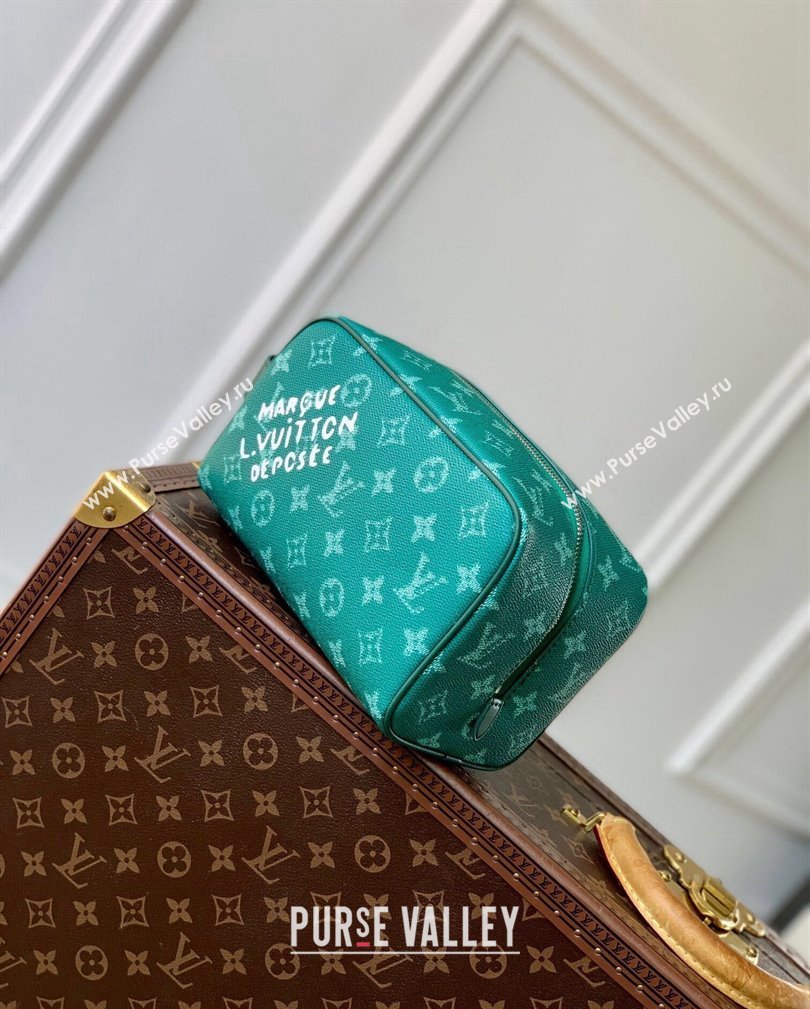 Louis Vuitton Locker Dopp Kit Clucth in Green Monogram Heritage Canvas M12688 2024 (KI-241105001)