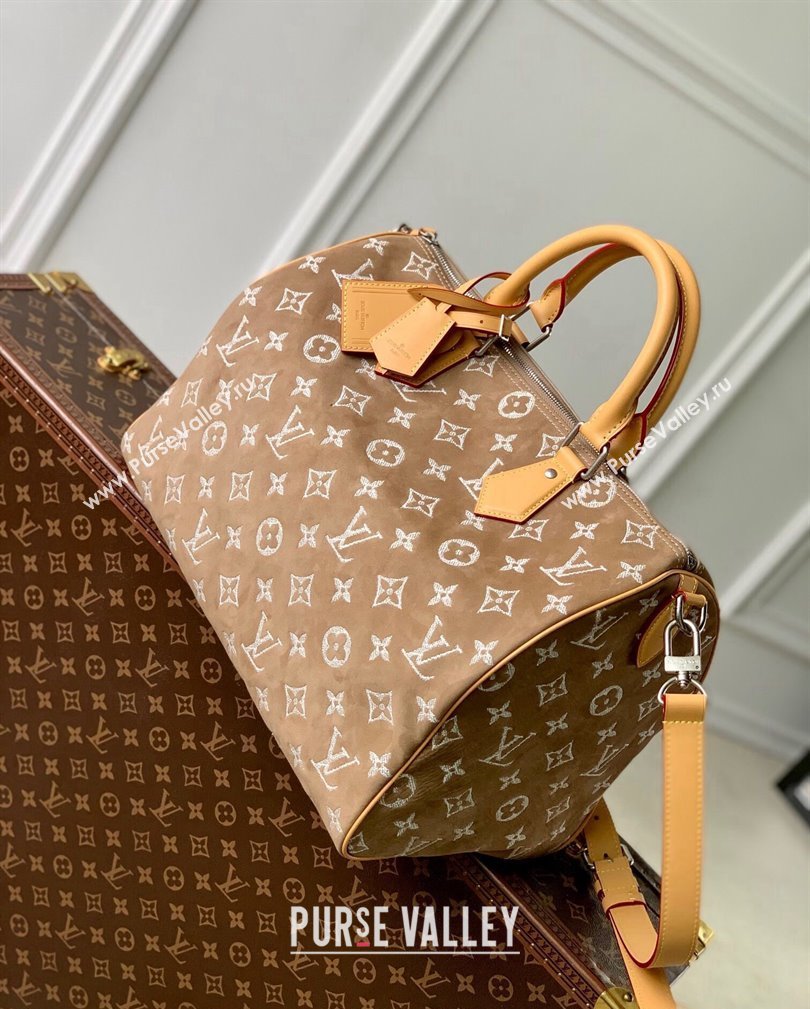 Louis Vuitton RUNWAY Speedy P9 Bandouliere 40 Bag in Beige Monogram Suede M24430 2024 (KI-241105020)