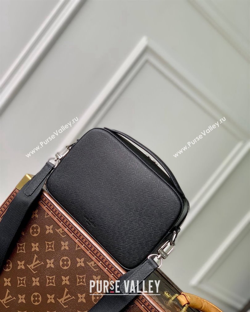 Louis Vuitton Mens Avenue Messenger bag in Taiga Leather M11657 Black 2024 (KI-241105058)