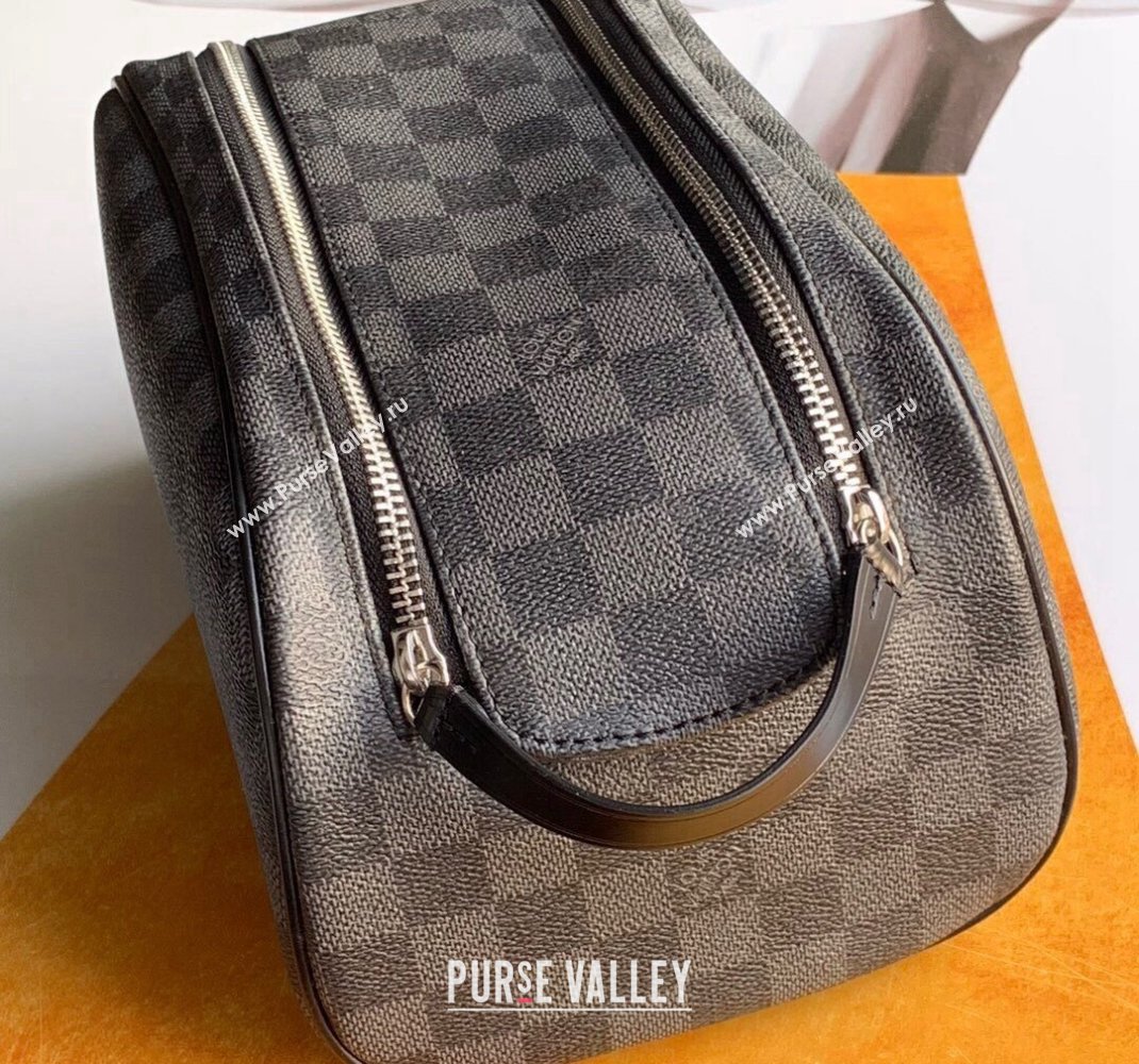 Louis Vuitton Dopp Kit Toiletry Bag in Black Damier Graphite Canvas 2024 M47527 (KI-241104080)