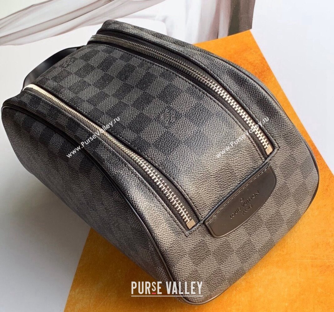 Louis Vuitton Dopp Kit Toiletry Bag in Black Damier Graphite Canvas 2024 M47527 (KI-241104080)