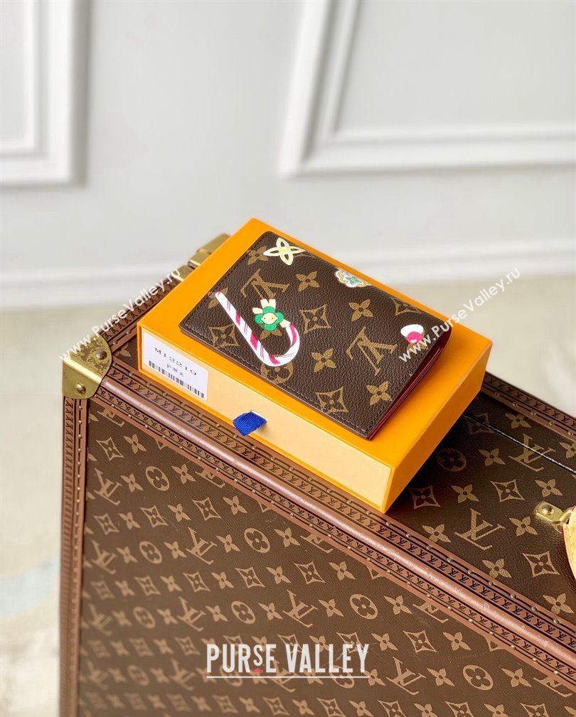 Louis Vuitton Passport Cover in Vivienne Print Monogram Canvas M12219 2024 Candy Factory Collection (KI-241105088)