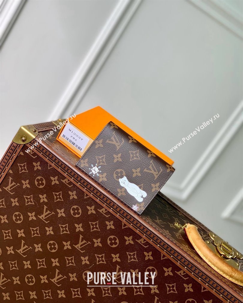 Louis Vuitton Passport Cover in Vivienne Print Monogram Canvas M12237 2024 Candy Factory Collection (KI-241105089)