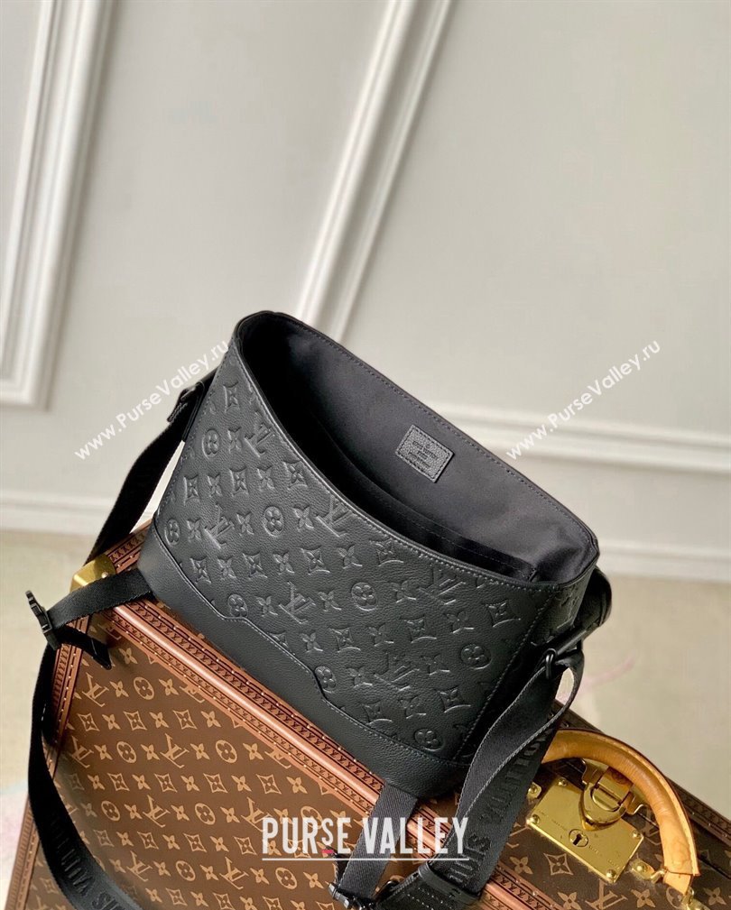 Louis Vuitton Mens Messenger Voyager PM Bag in Black Monogram Shadow Leather 2024 M25121 (KI-241105034)