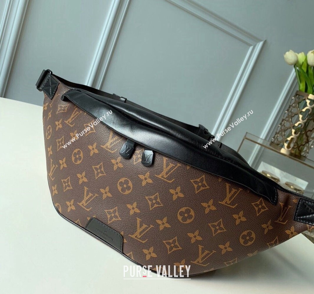 Louis Vuitton Discovery Bumbag in Brown Monogram Canvas 2024 M44336 (KI-241105041)