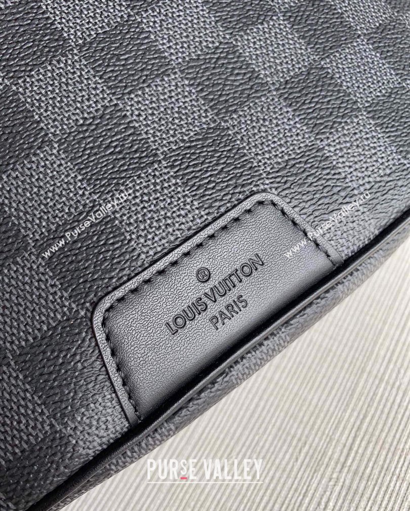 Louis Vuitton Discovery Bumbag in Black Damier Graphite Canvas 2024 N40187 (KI-241105042)