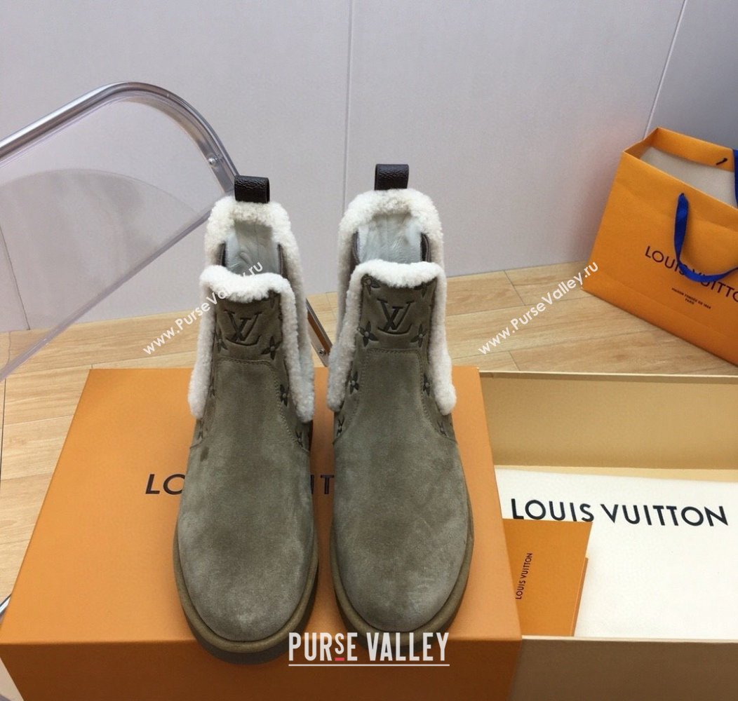 Louis Vuitton Aspen Chelsea Ankle Boots in Monogram Suede and Shearling Wool 1ADC7D Green 2024 (KER-241114073)