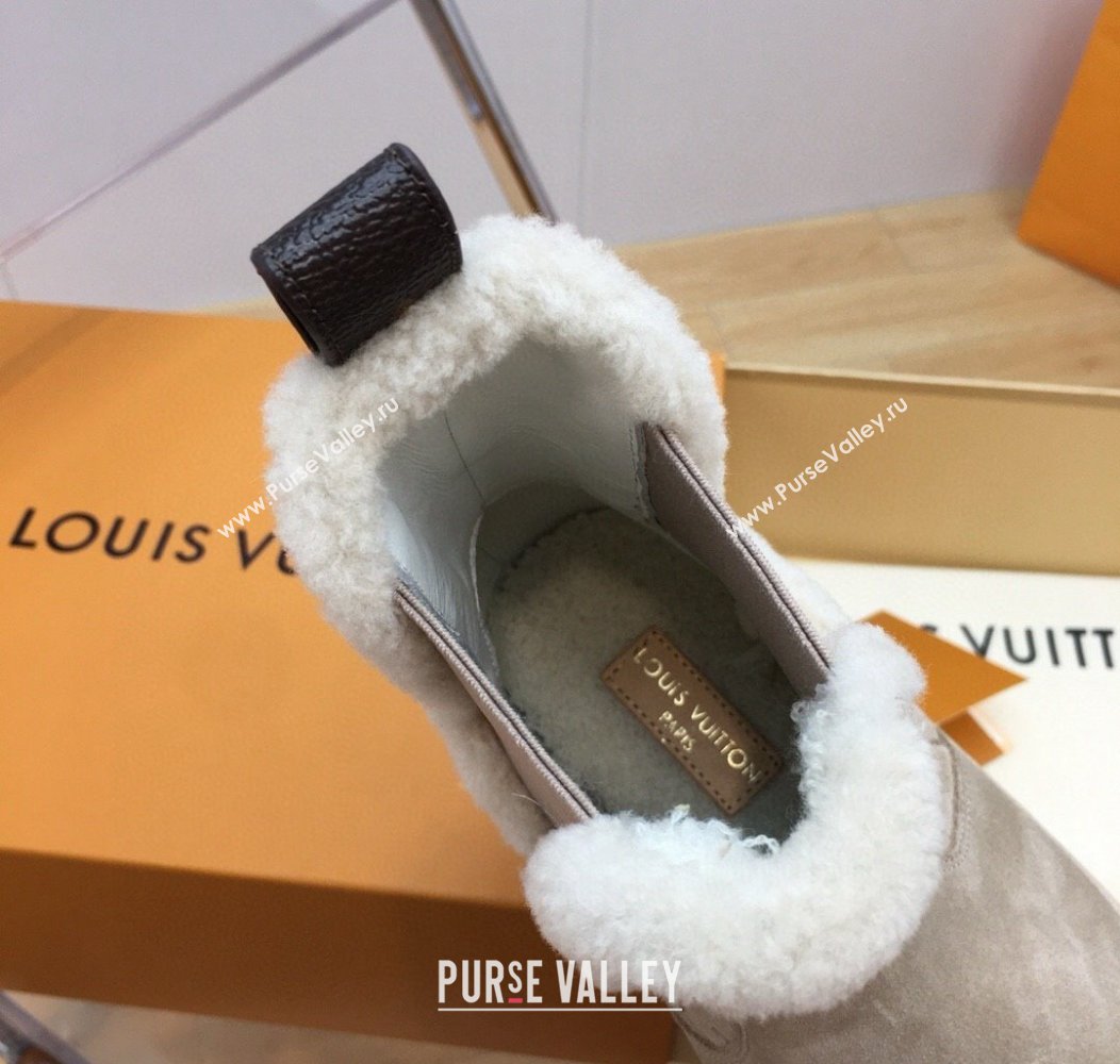 Louis Vuitton Aspen Chelsea Ankle Boots in Monogram Suede and Shearling Wool 1ADC7D Beige 2024 (KER-241114074)