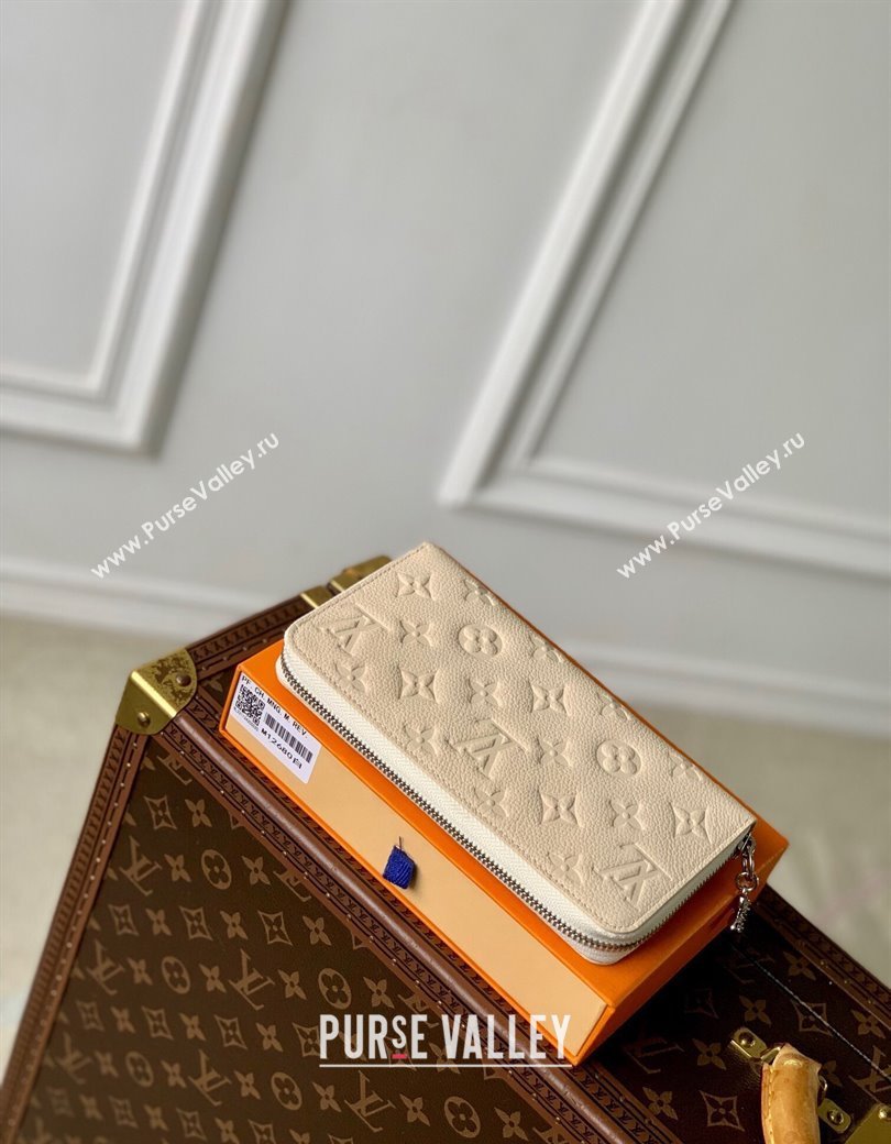 Louis Vuitton Zippy Wallet in Cream Beige Supple Grained Leather M12680 2024 LV Ski Collection (KI-241210003)