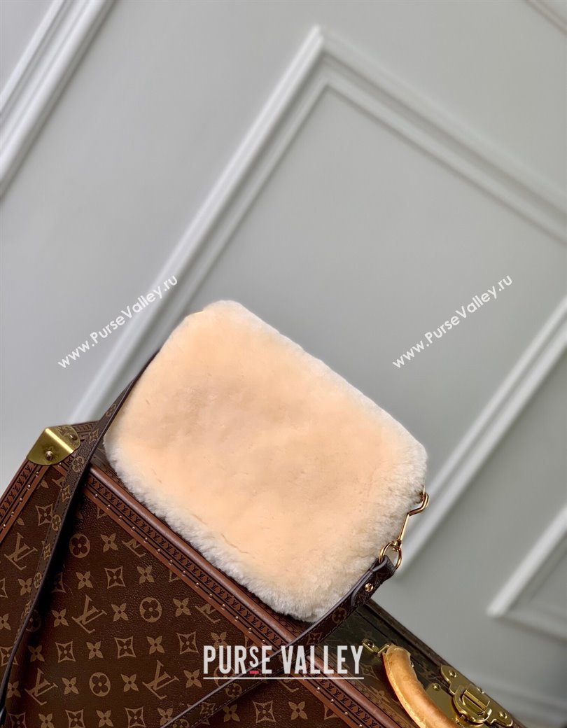 Louis Vuitton Sunset Shoulder Bag in Cream White Shearling M12097 2024 (KI-241210057)