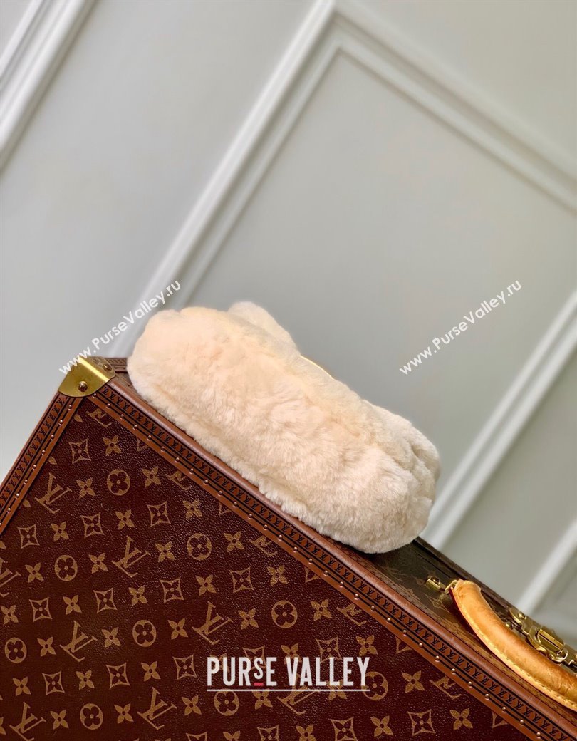 Louis Vuitton Sunset Shoulder Bag in Cream White Shearling M12097 2024 (KI-241210057)