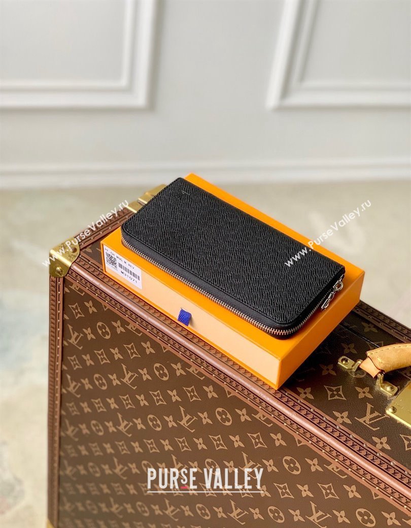 Louis Vuitton Zippy Wallet Horizontal Black Taiga Leather M31071 2024 (KI-241210093)