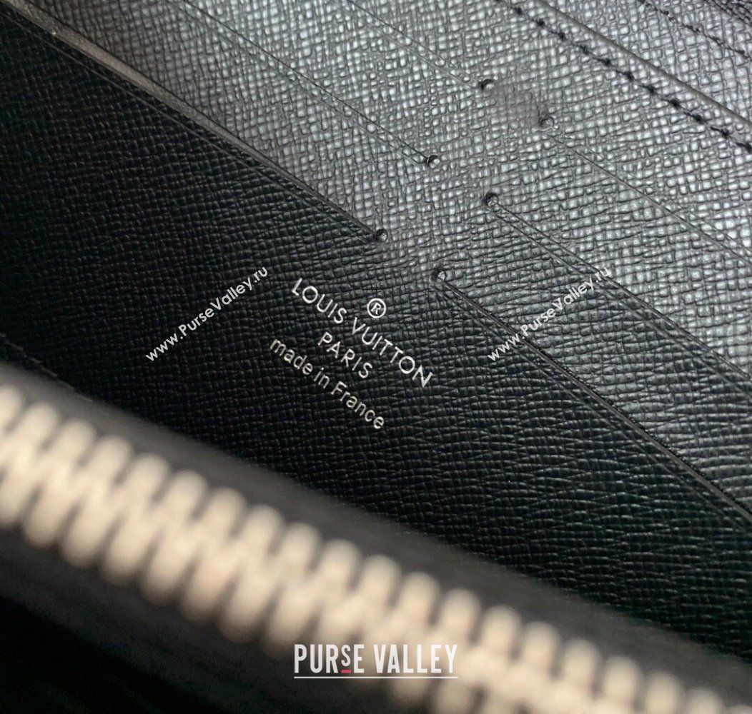 Louis Vuitton Zippy Wallet Horizontal Black Taiga Leather M31071 2024 (KI-241210093)