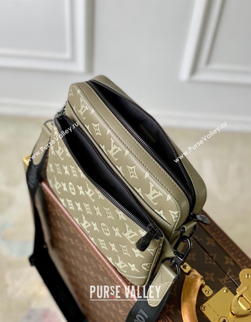 Louis Vuitton Trio Messenger bag in Monogram Shadow Calfskin M12490 Khaki Grey 2024 (KI-241210106)