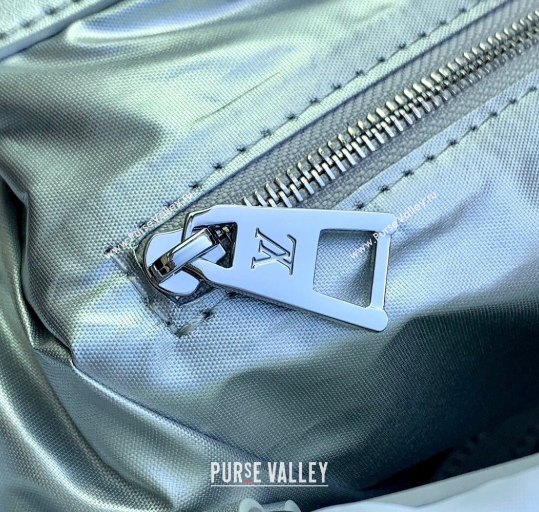 Louis Vuitton OnTheGo MM Tote Bag in Frost Gradient Silver Monogram Nylon M11847 2024 (KI-241210060)