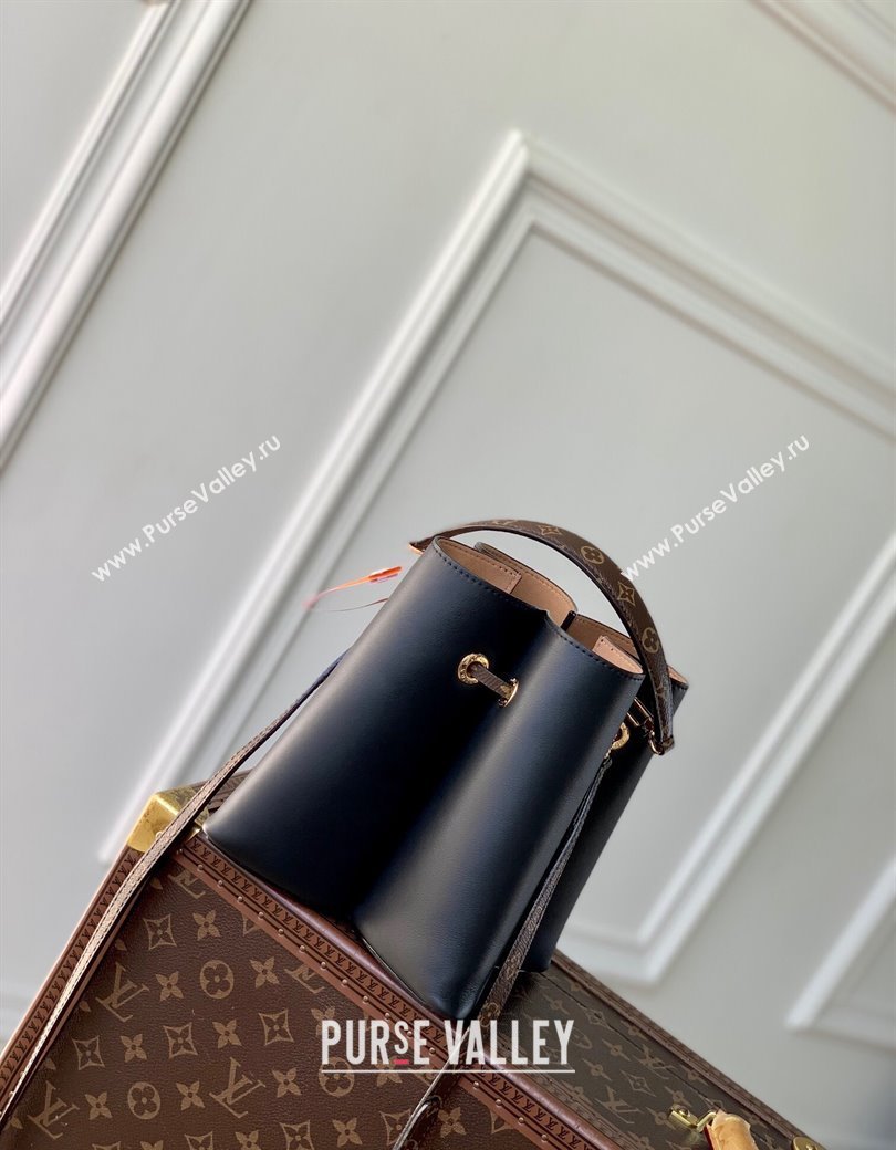 Louis Vuitton Bloom PM Bucket Bag in Black Calfskin leather M13843 2024 (KI-241210111)