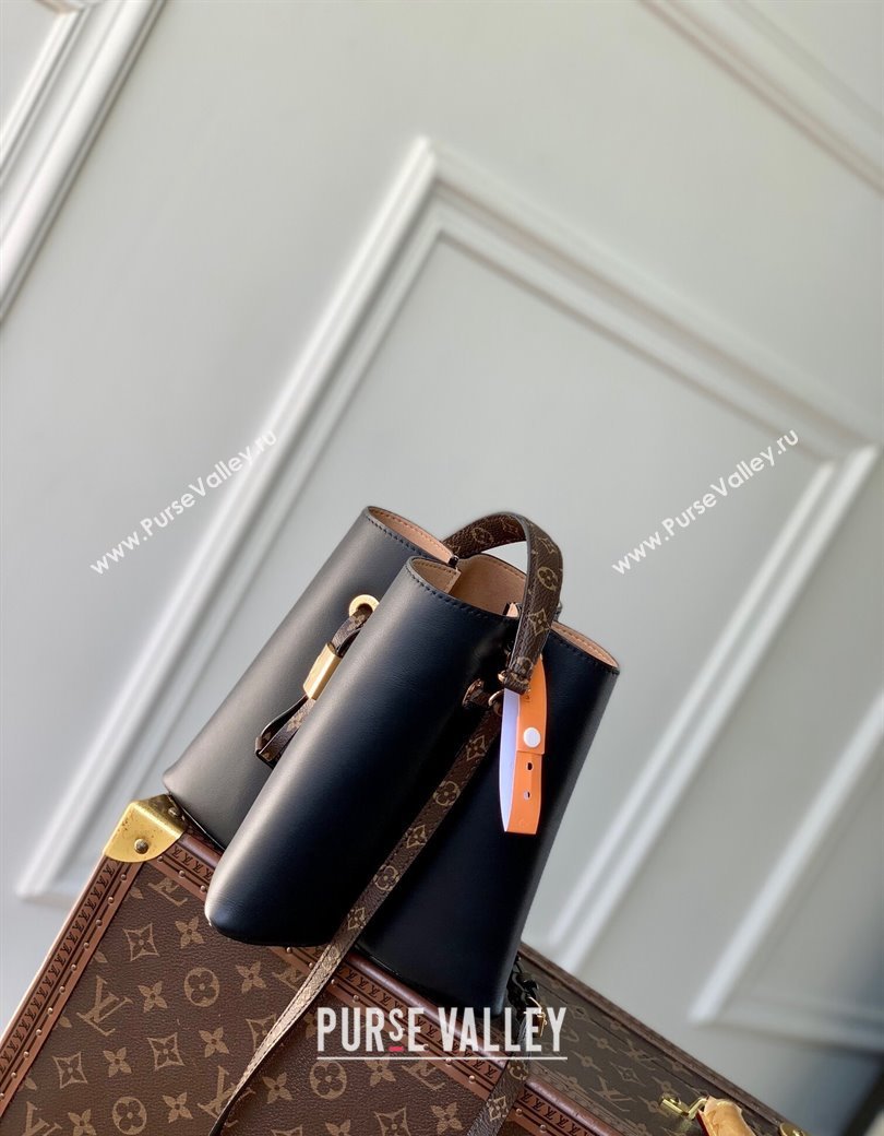 Louis Vuitton Bloom PM Bucket Bag in Black Calfskin leather M13843 2024 (KI-241210111)