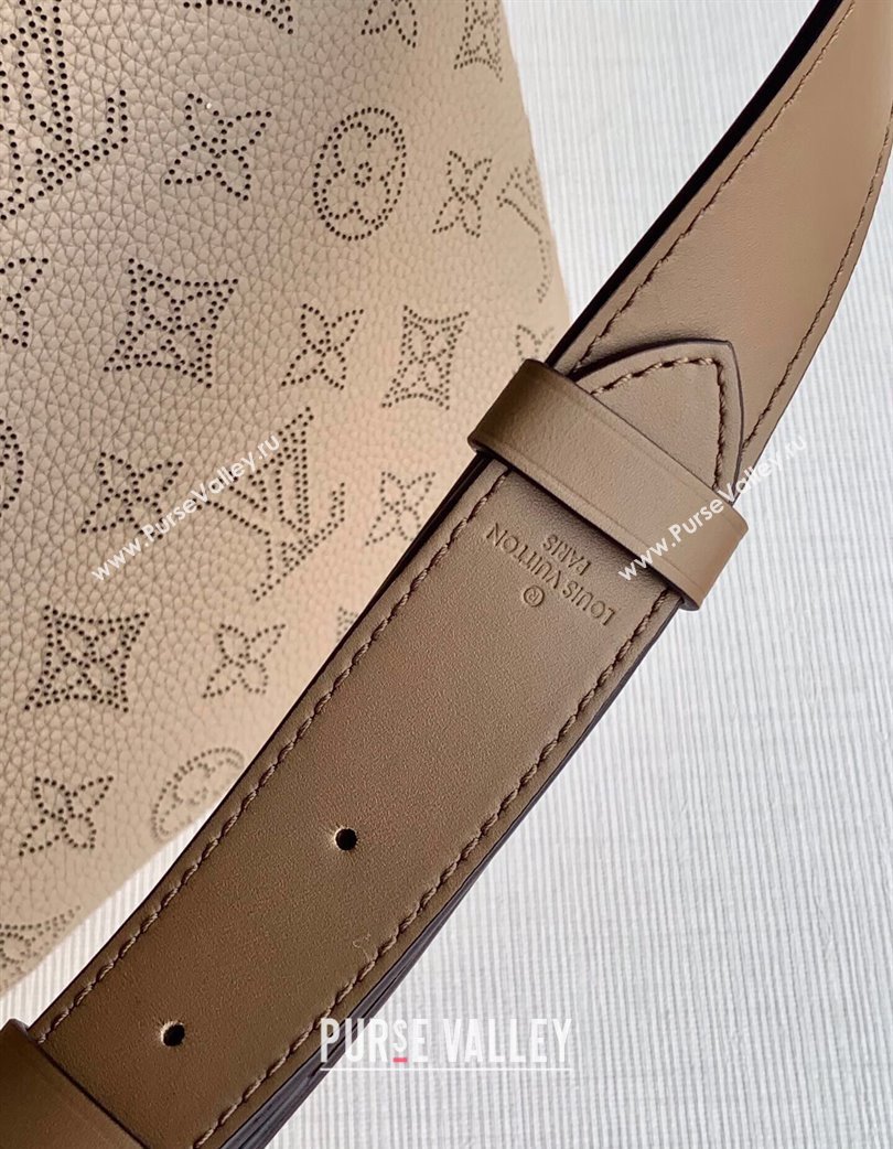Louis Vuitton Beaubourg Hobo MM Bag in Mahina Perforated Calfskin M56084 Beige 2025 (KI-250121024)
