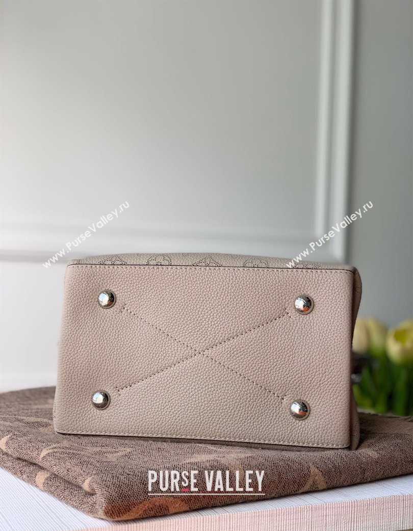Louis Vuitton Muria Bucket Bag in Mahina Perforated Leather M55799 Galet Grey 2025 (KI-250121033)