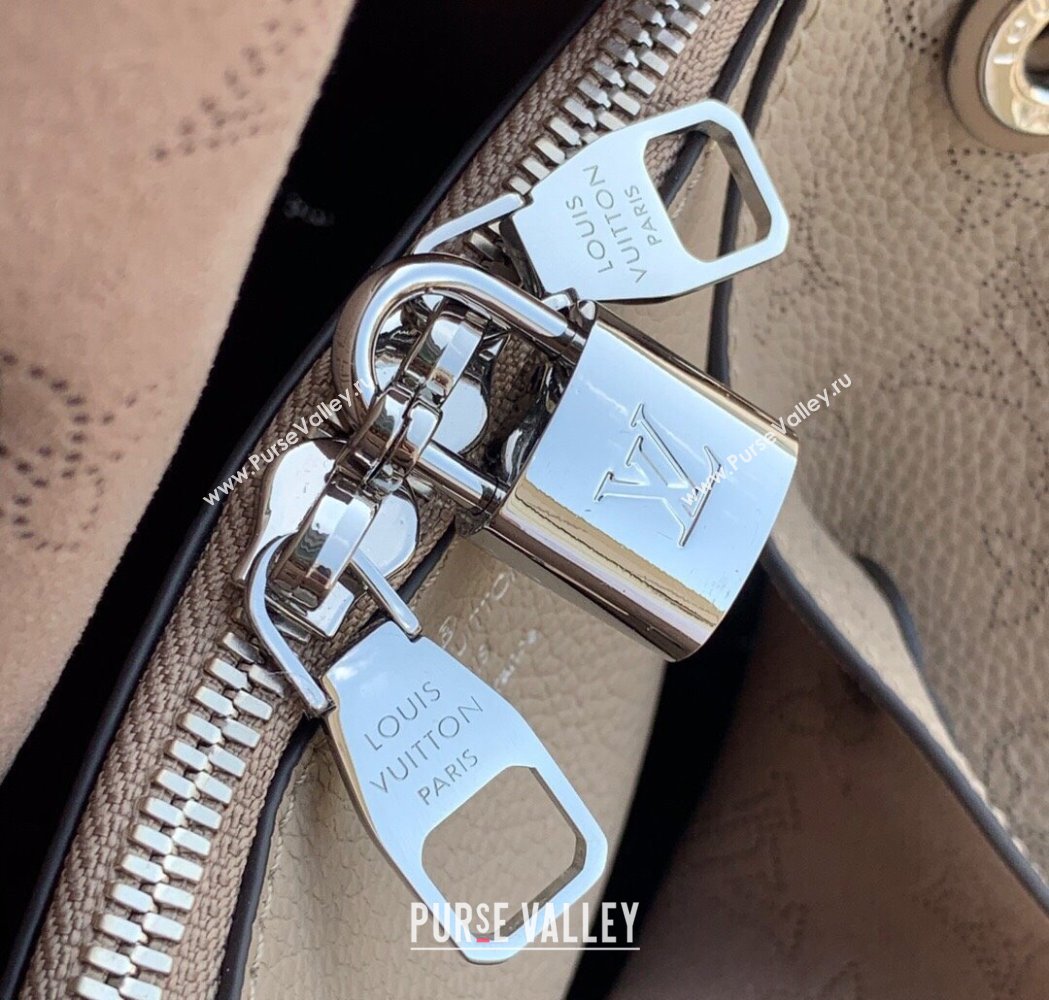 Louis Vuitton Muria Bucket Bag in Mahina Perforated Leather M55799 Galet Grey 2025 (KI-250121033)