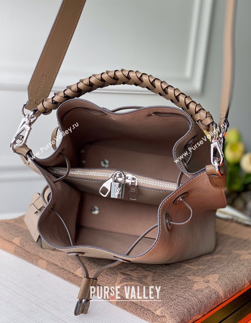 Louis Vuitton Muria Bucket Bag in Mahina Perforated Leather M55799 Galet Grey 2025 (KI-250121033)
