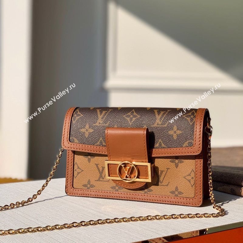 Louis Vuitton Dauphine Chain Wallet Mini Bag in Monogram Reverse Canvas M68746 2025 (KI-250120073)
