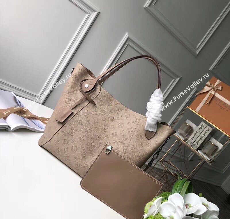 Louis Vuitton Mahina Hina MM Tote Bag in Monogram Perforated Calfskin M54353 Galet Grey 2025 (KI-250120100)